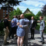 Gæsterne begynder at ankomme til kirken