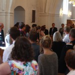 Bruden går ind i kirken