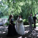 Færdig med at tage billeder. Kjolen hjælpes på vej af Lulu