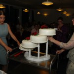 Kagen køres MEGET forsigtigt ind